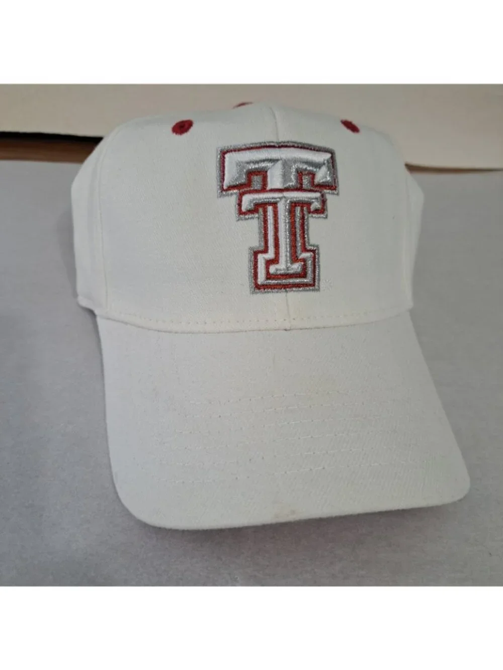 Texas Tech  White Baseball Cap Red Raiders OSFA  Stretch Collegiate Licensed